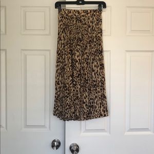 Mid length skirt